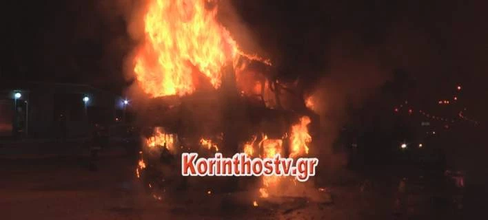Τρομακτικό ατύχημα στον Ισθμό! Αυτοκίνητο πήρε φωτιά εν κινήσει (εικόνα)